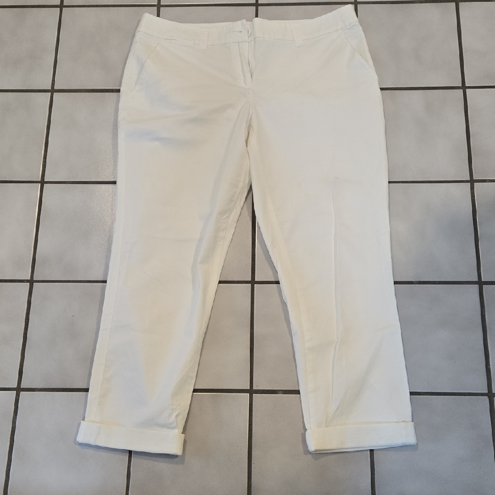 New York & Company Women's Cream Capris